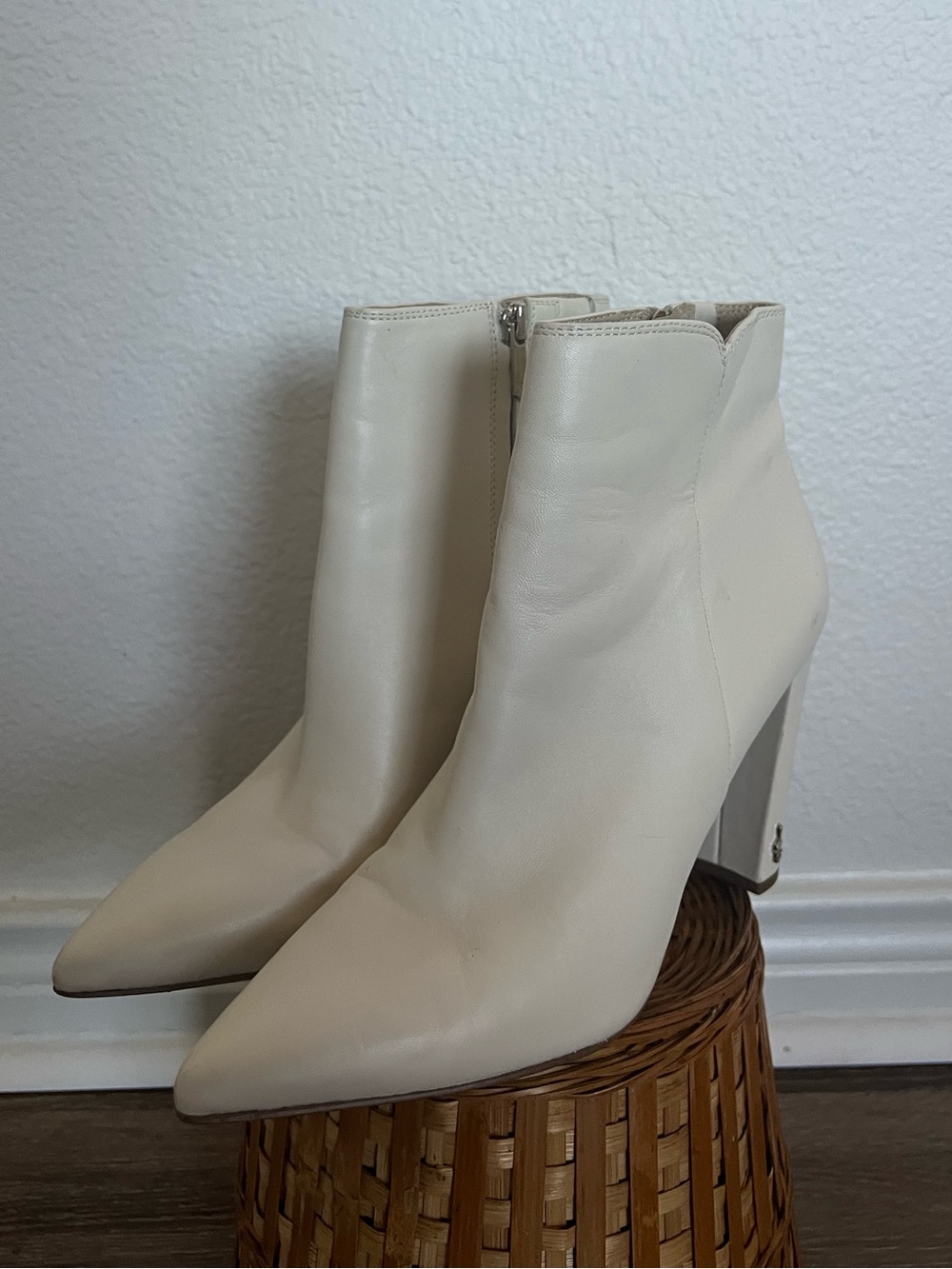 Sam Edelman Raelle Genuine Leather ankle block heel boots color cream size 8.5